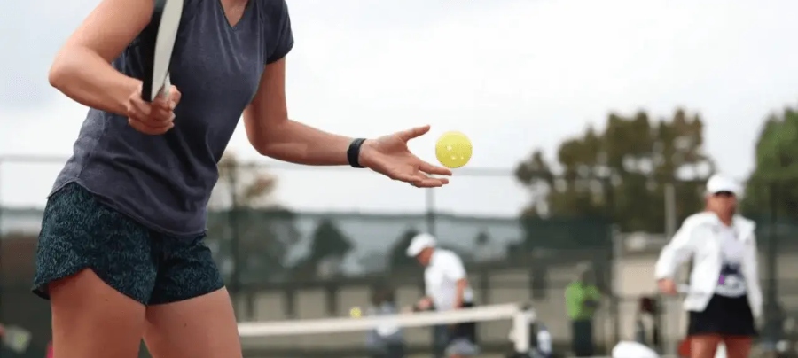 Le service spin (pré-rotatif) au pickleball est-il vraiment interdit en 2023 ?