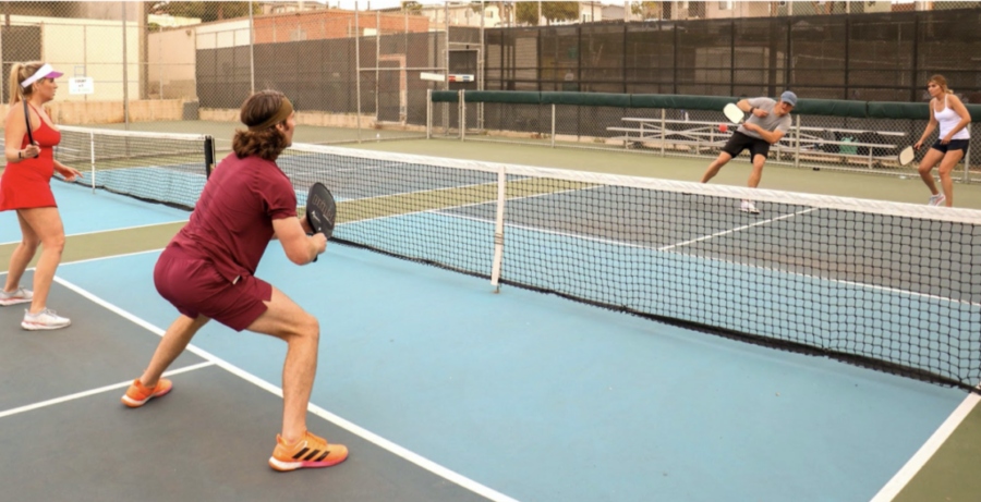 Techniques de volée au Pickleball : maîtrisez le jeu au filet