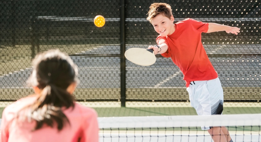 Pickleball avec les enfants