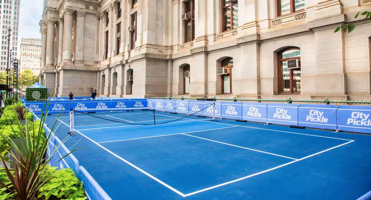 6. Comment les municipalités gèrent-elles la demande croissante de terrains de pickleball ?