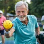 L’essor du pickleball chez les seniors : bien s’entraîner et s’échauffer pour jouer plus longtemps