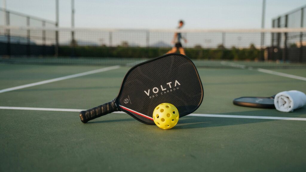 Les fissures et dommages visibles de la raquette de pickleball